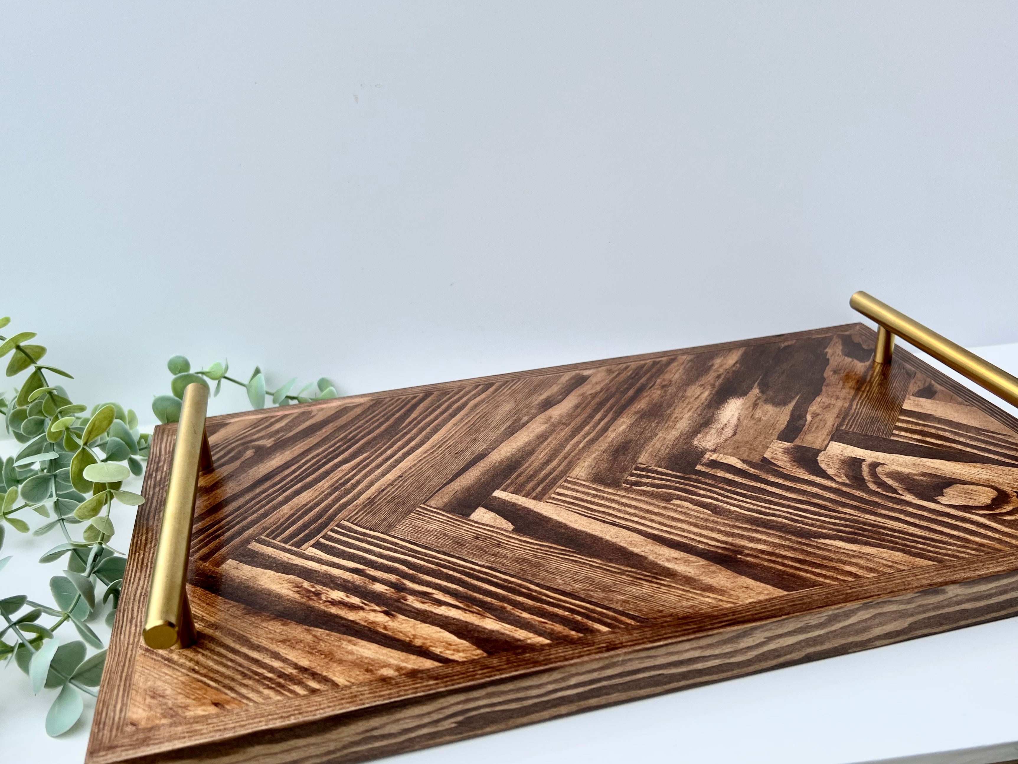 Wooden chopping store board with tray